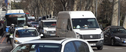 2020.02.03 trafico-furgonetas-paseo-el-Prado-Madrid-e1580323446216